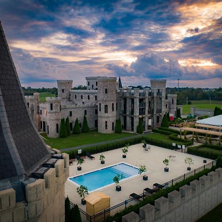 Kentucky Castle Hotel Versailles Exterior foto