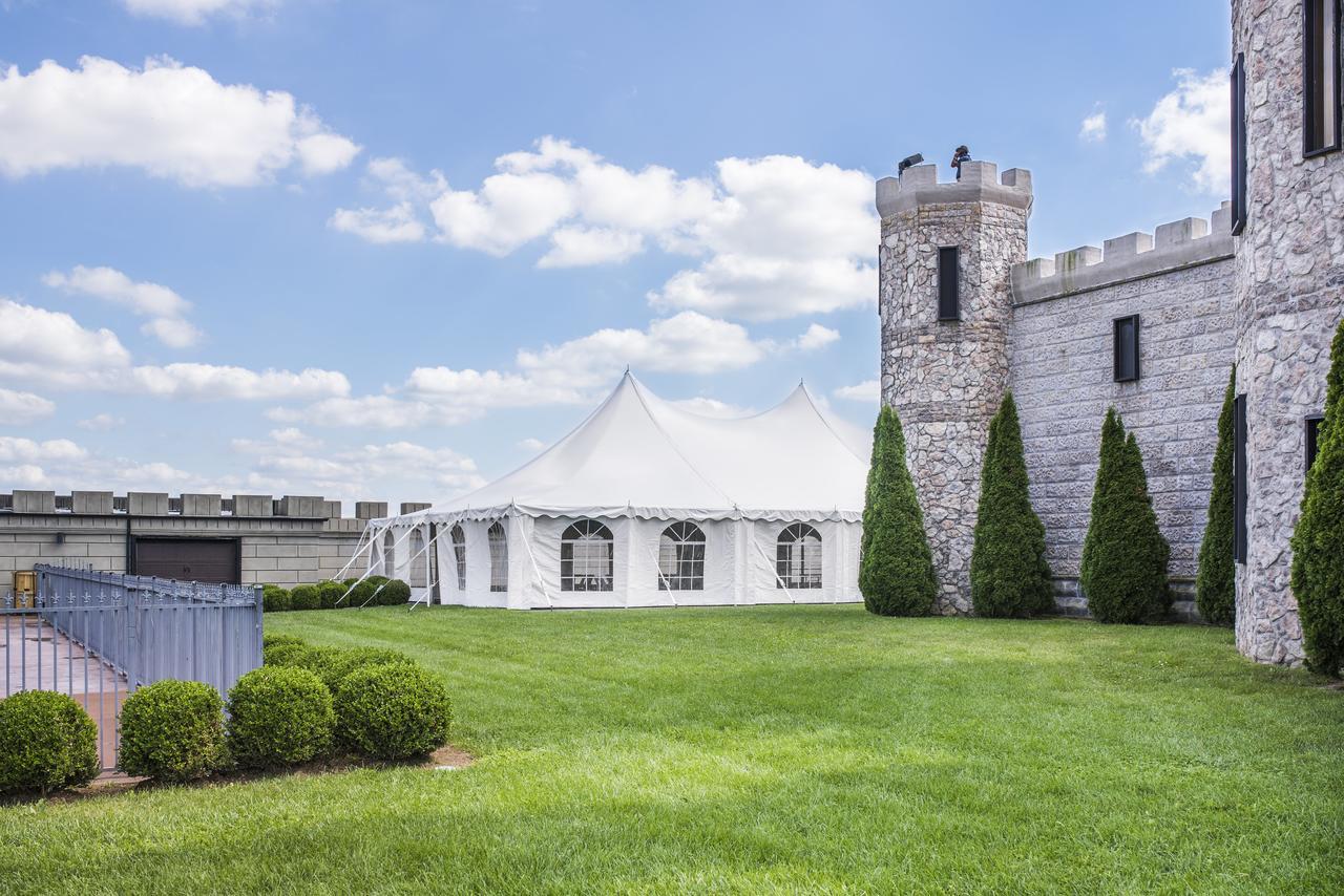 Kentucky Castle Hotel Versailles Exterior foto