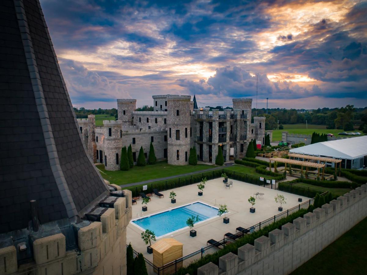 Kentucky Castle Hotel Versailles Exterior foto